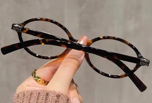 онлайн-примерка очков с ИИ от WeShop AI