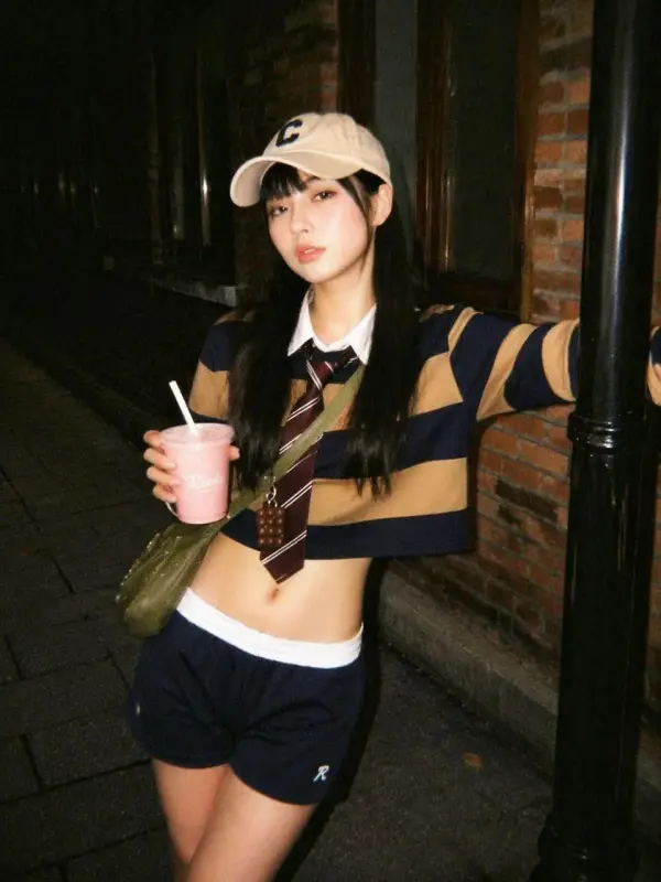 2000s digital camera look
