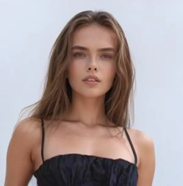 Model - Lilly Fischer