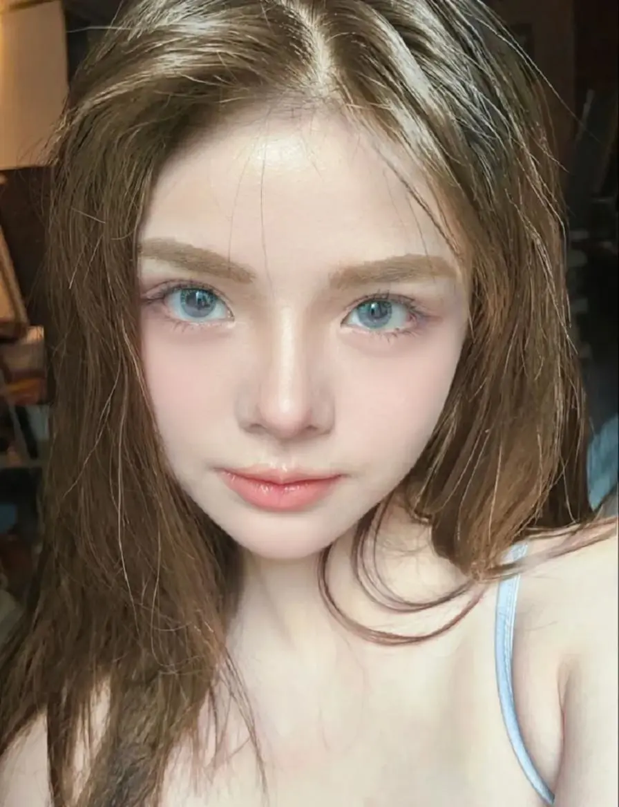 KI-Hautkorrektur von WeShop AI