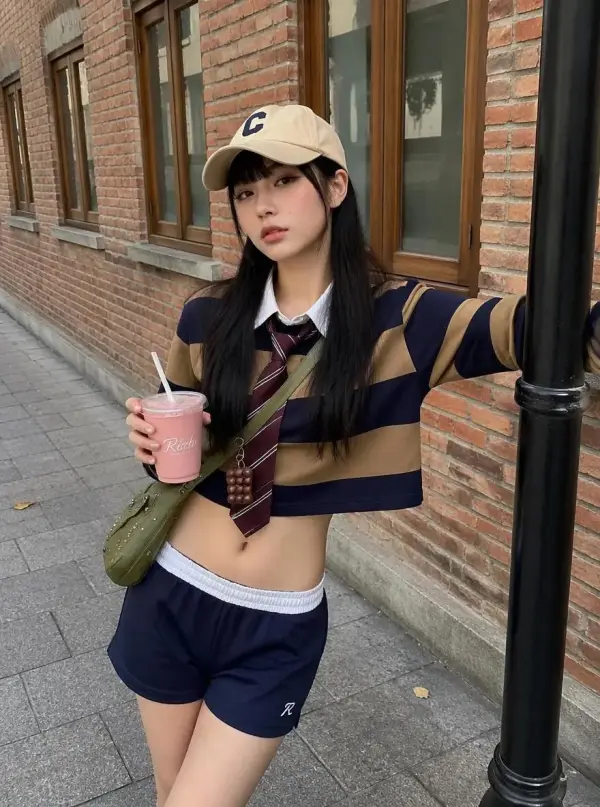 2000s digital camera look