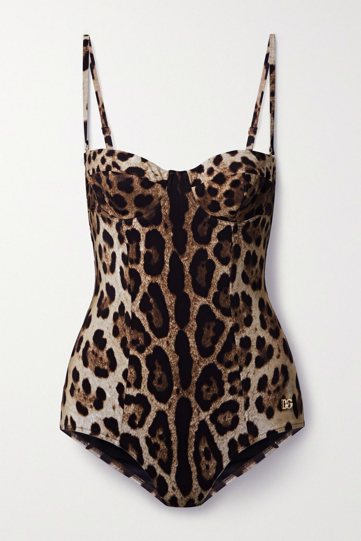 Source outfit