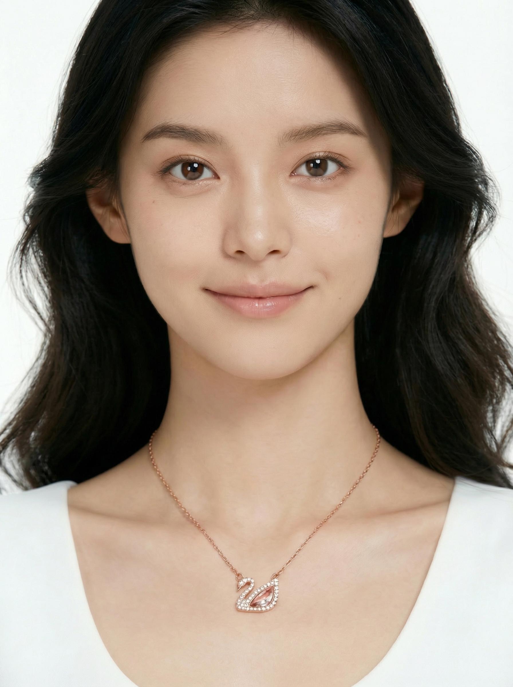 Enhanced jewelry photo with recovered metallic specular highlights by WeShop AI